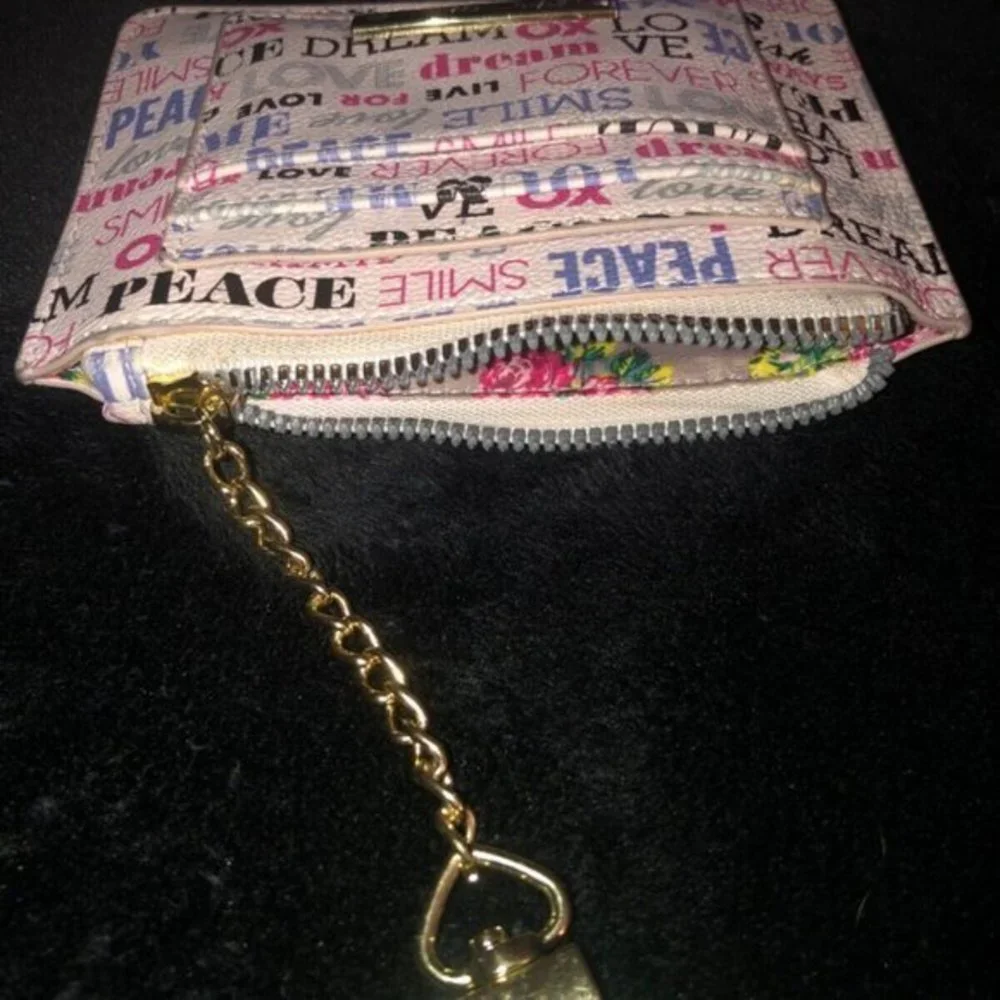 Betsey Johnson‎ Wallet Card Case ID Window & Zip Coin Pouch White Multi Words